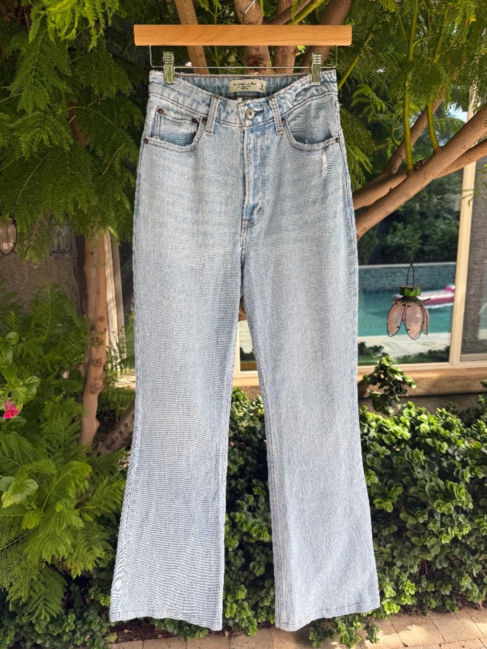 Abercrombie & Fitch Curve Love Vintage Flare High Rise Jeans 25 0R Distressed